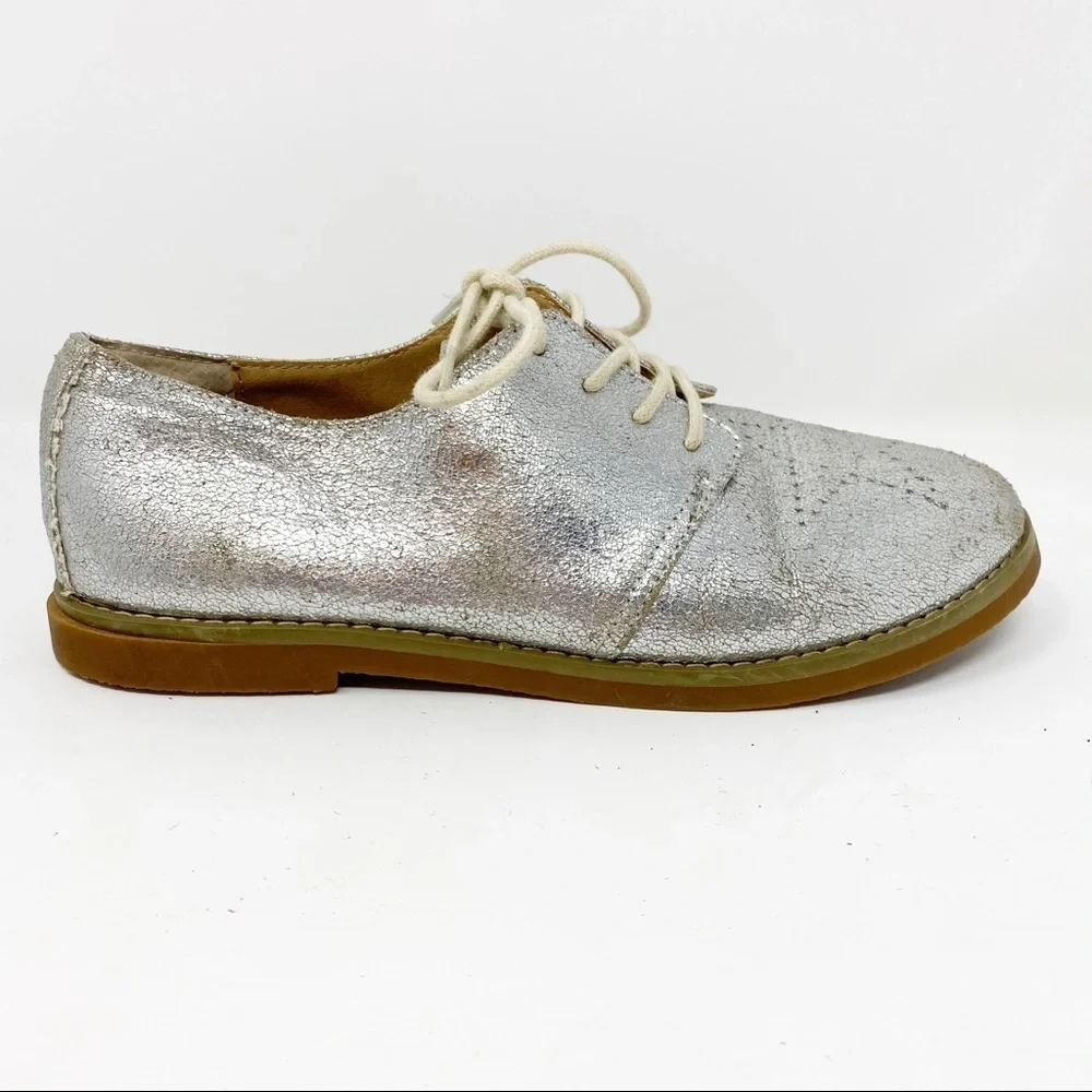 Tucker + Tate wear oxford